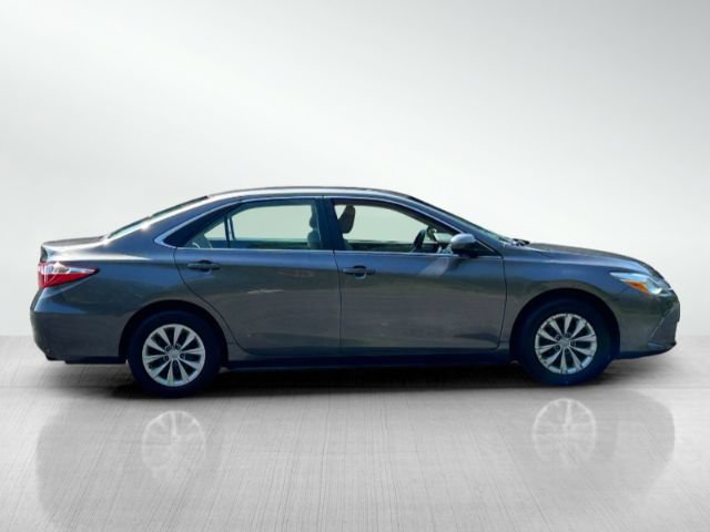 Used 2016 Toyota Camry LE FWD image 3