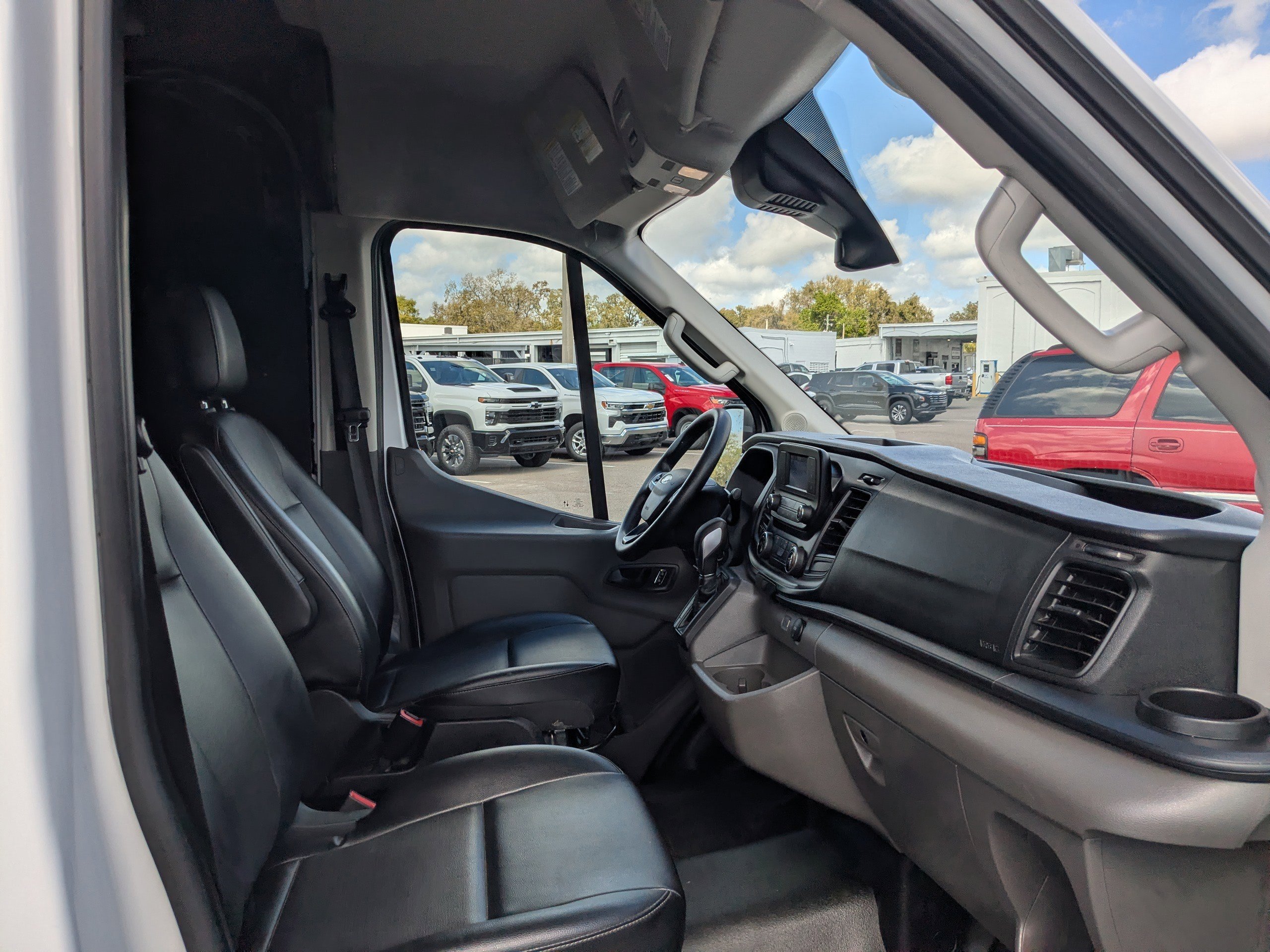 Used 2024 Ford Transit 250 Medium Roof w/ Load Area Protection Package image 14