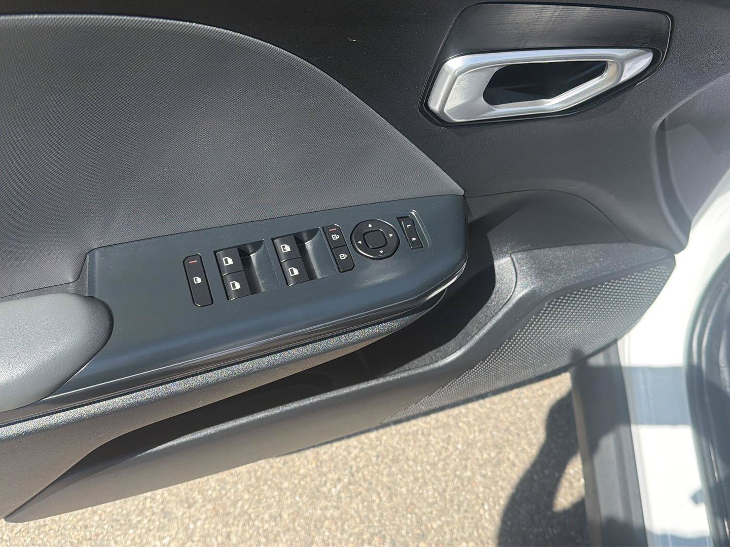 Used 2025 Kia K4 FWD image 13