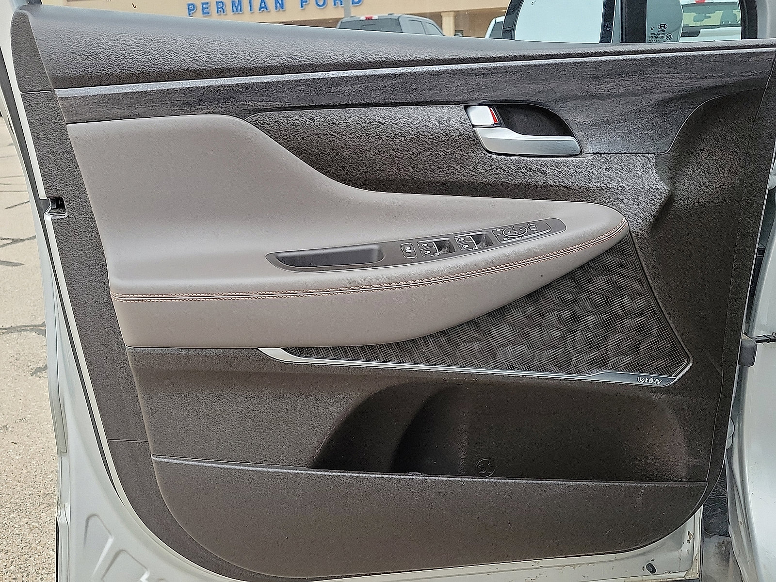 Used 2019 Hyundai Santa Fe Limited FWD image 11