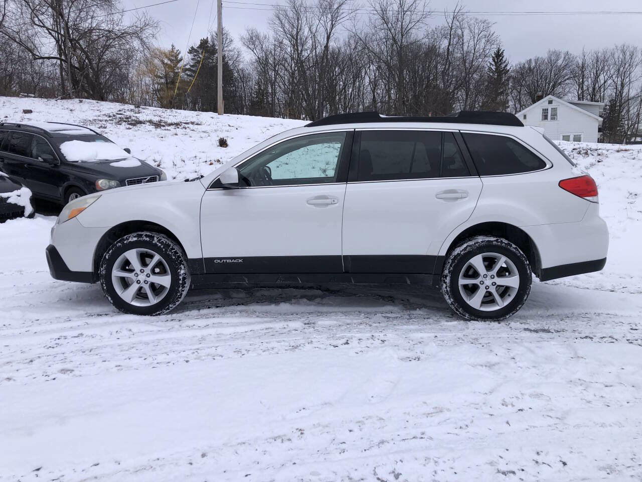 Used 2014 Subaru Outback 2.5i Limited image 2