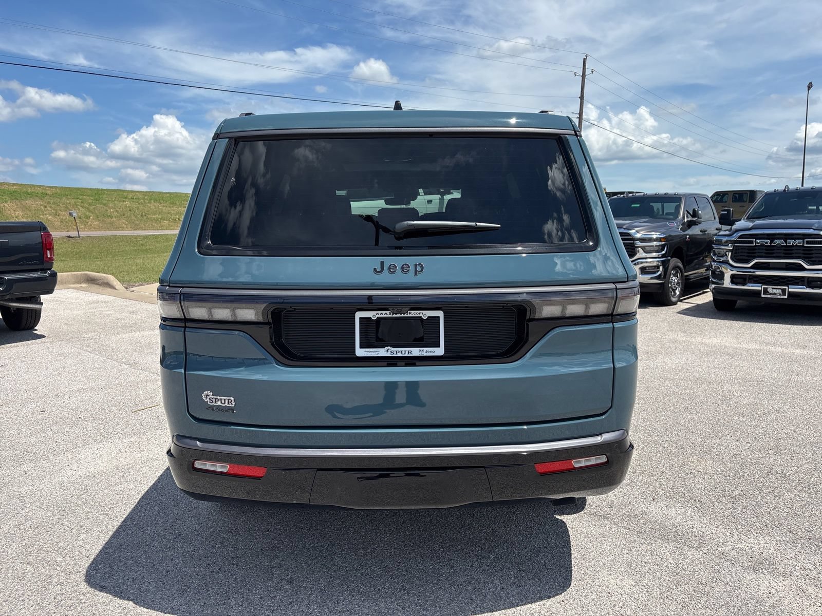 New 2026 Jeep Grand Wagoneer Limited AWD/4WD image 5
