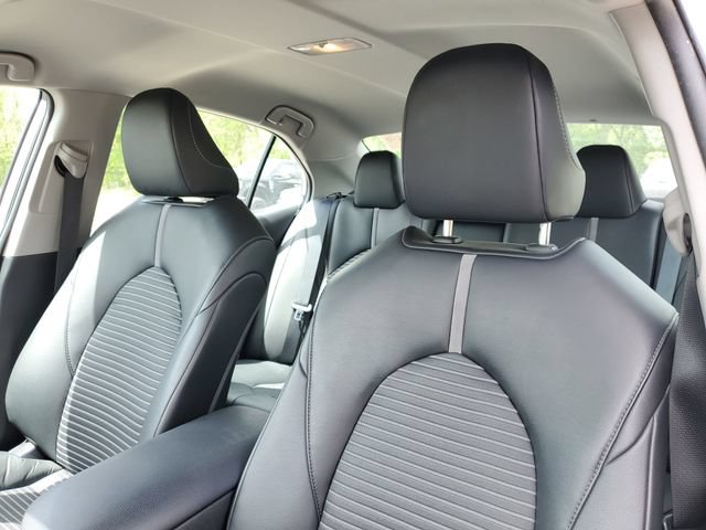 Used 2024 Toyota Camry SE FWD image 12