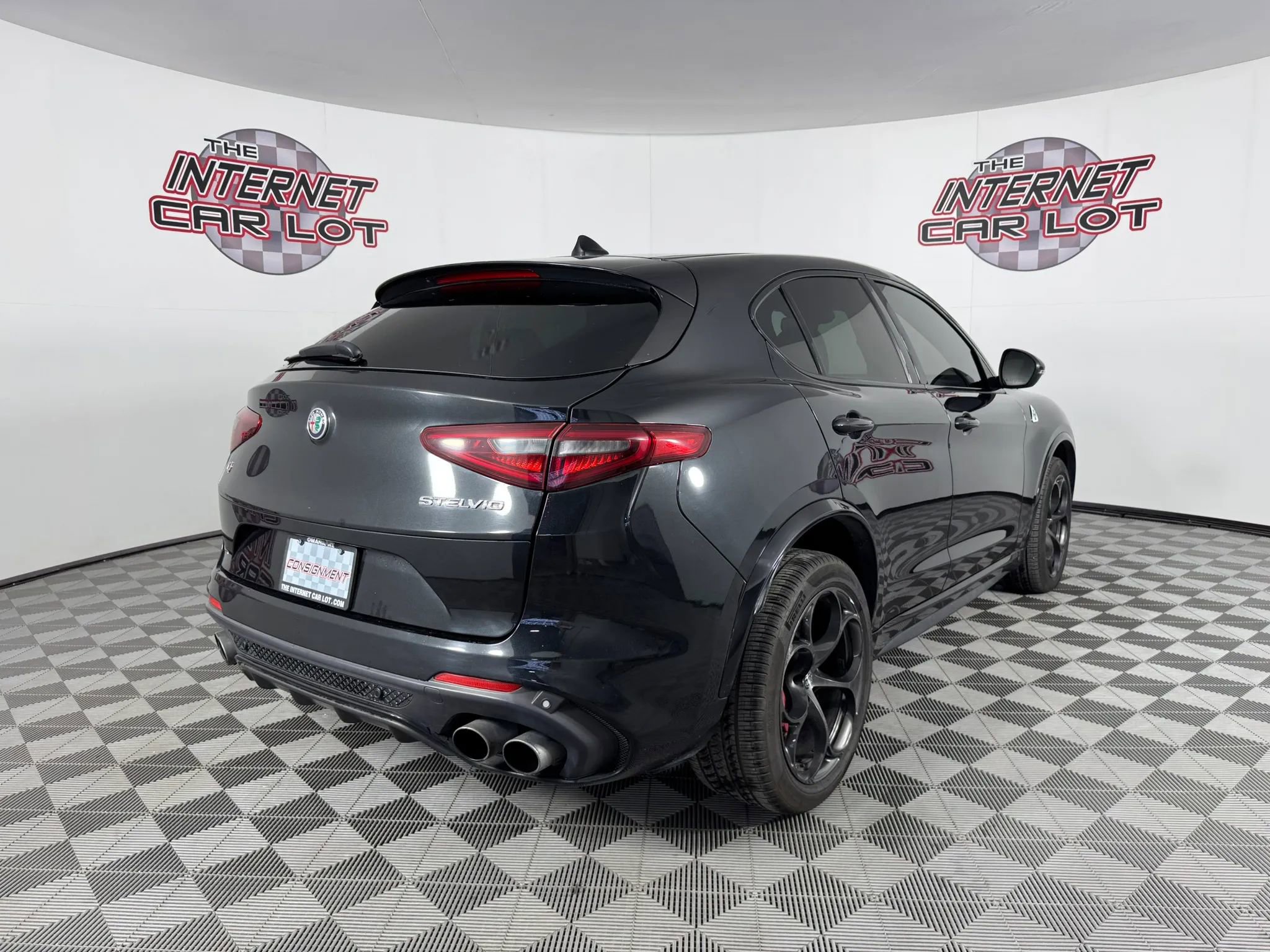 Used 2018 Alfa Romeo Stelvio Quadrifoglio w/ Driver Assist Dynamic Package AWD/4WD image 7