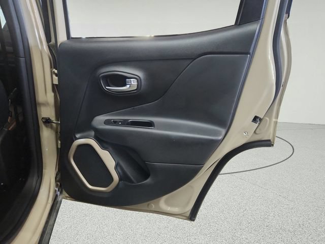 Used 2016 Jeep Renegade Limited w/ Safety & Security Group AWD/4WD image 23