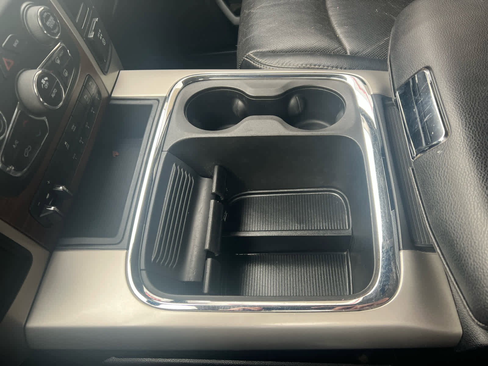 Used 2016 RAM 2500 Laramie w/ Convenience Group image 29