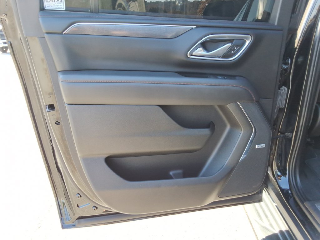 Used 2022 Chevrolet Suburban RST w/ Sport Performance Package AWD/4WD image 18