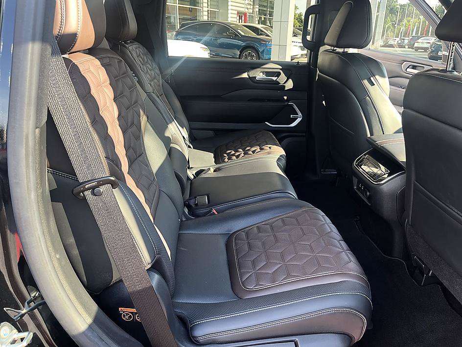 Certified 2025 Nissan Armada Platinum Reserve AWD/4WD image 20