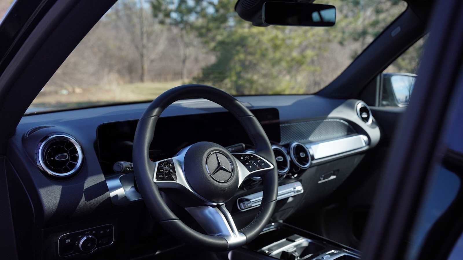 Used 2026 Mercedes-Benz GLB 250 4MATIC image 19