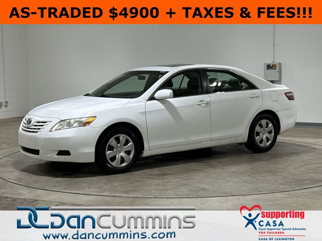 Used 2009 Toyota Camry LE FWD image 1