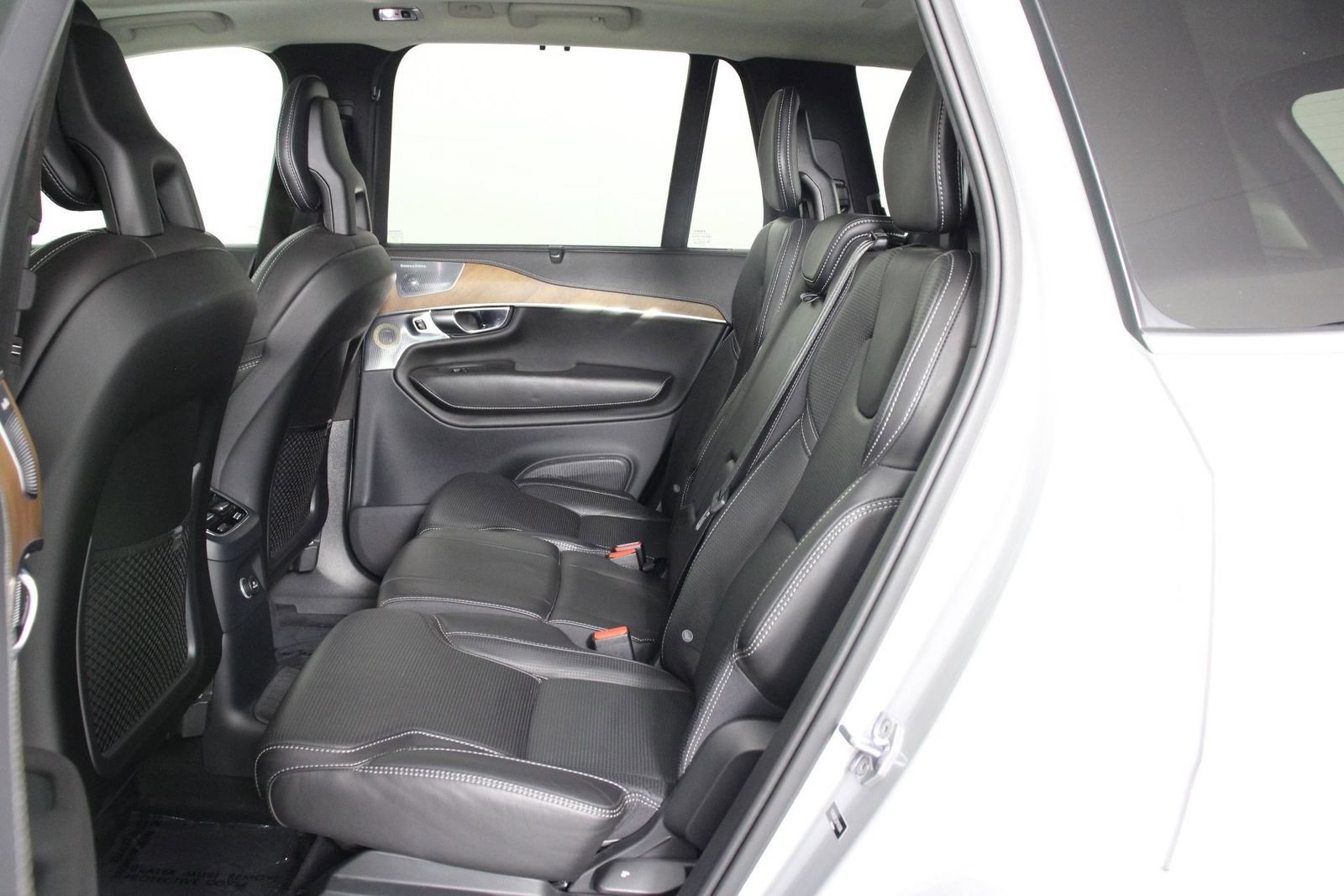 Used 2017 Volvo XC90 T8 Inscription w/ Luxury Package AWD/4WD image 32