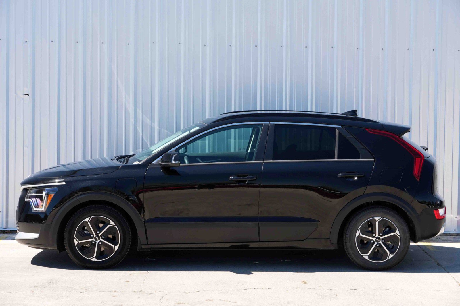 Used 2023 Kia Niro EX FWD image 42
