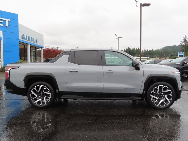 Used 2025 Chevrolet Silverado EV RST image 9
