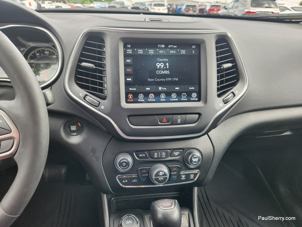 Used 2022 Jeep Cherokee Latitude Lux w/ Mopar Interior Package AWD/4WD image 33