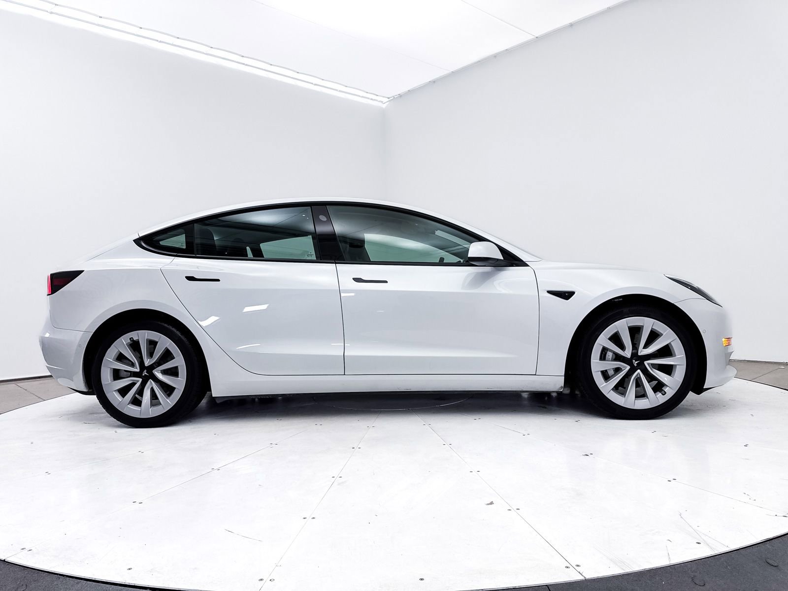 Used 2021 Tesla Model 3 Standard Range Plus image 41