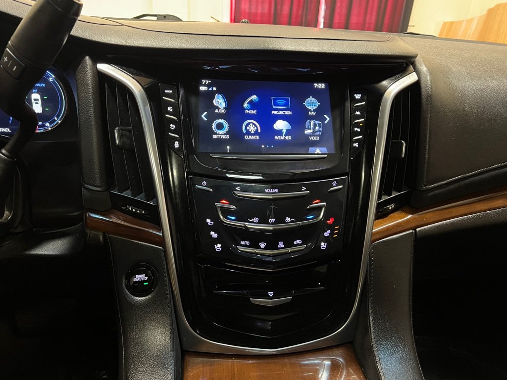 Used 2018 Cadillac Escalade Luxury RWD image 37