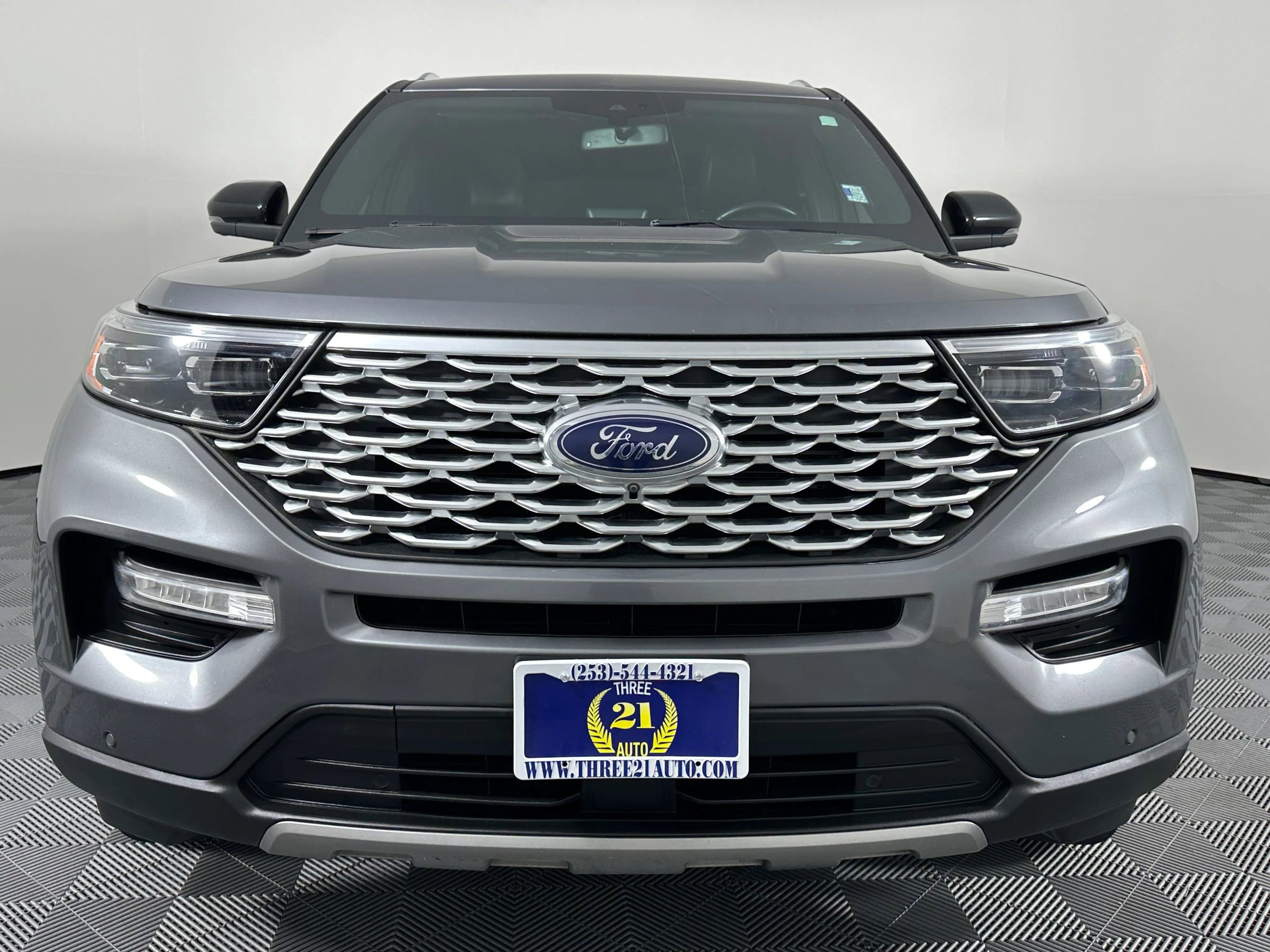 Used 2021 Ford Explorer Platinum w/ Equipment Group 601A AWD/4WD image 3
