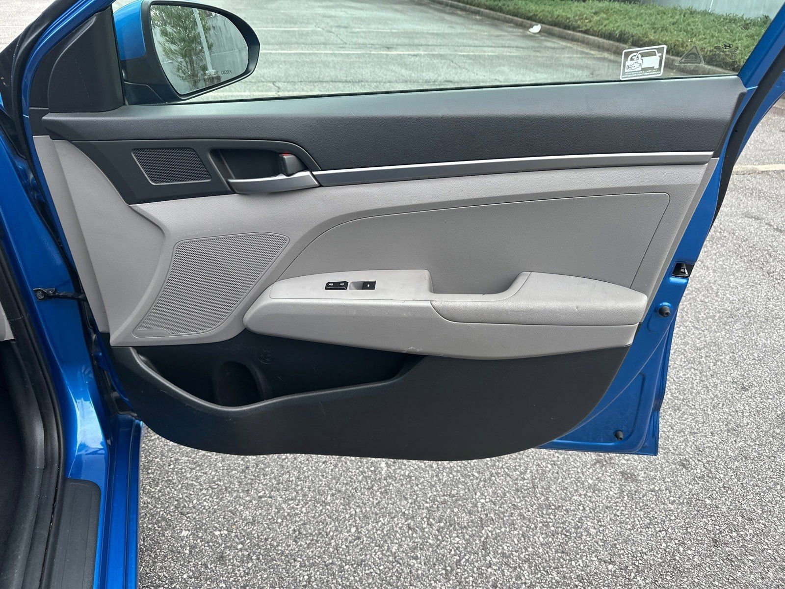 Used 2017 Hyundai Elantra SE image 14