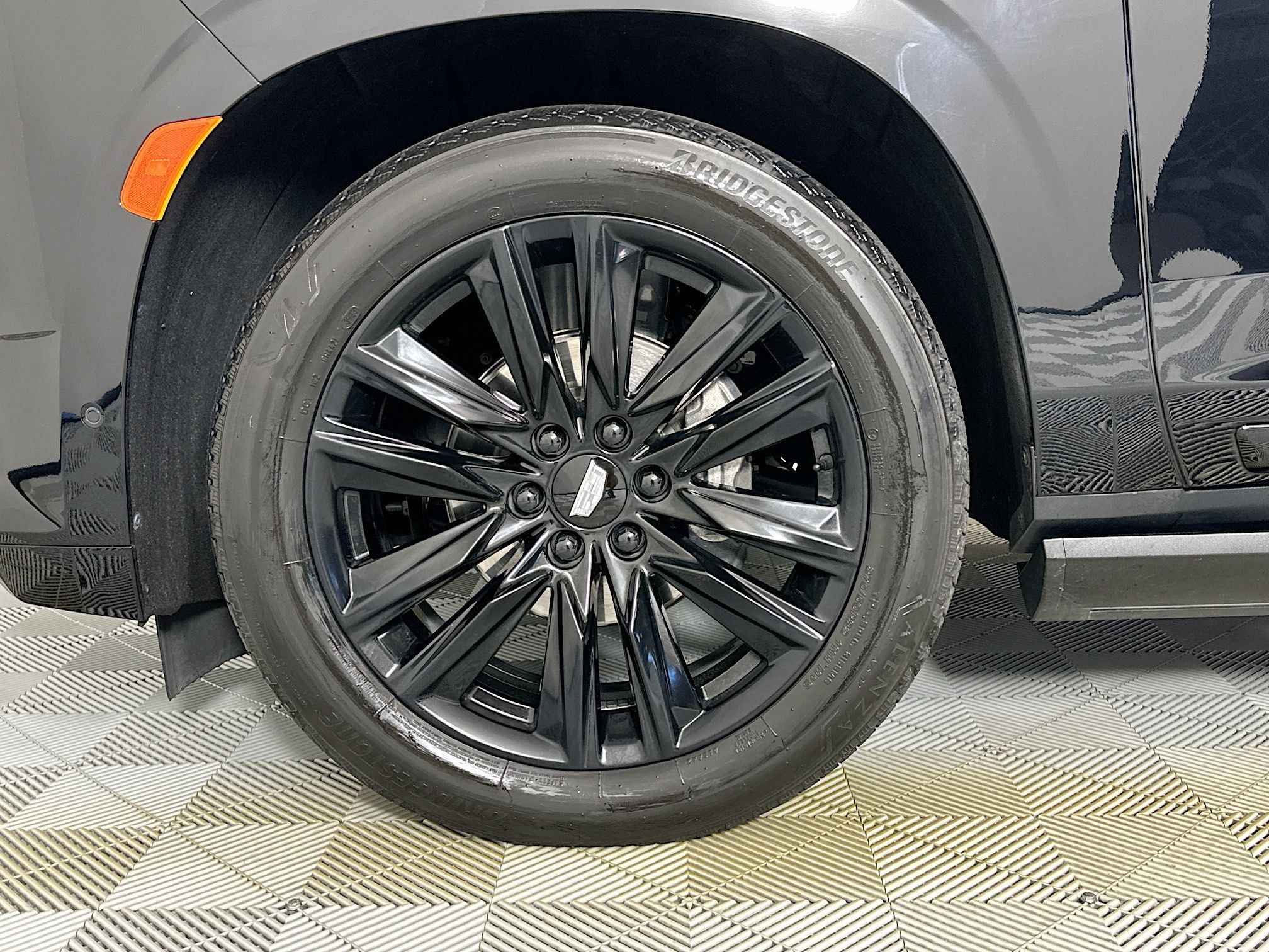 Used 2024 Cadillac Escalade ESV Sport w/ Touring Package AWD/4WD image 9
