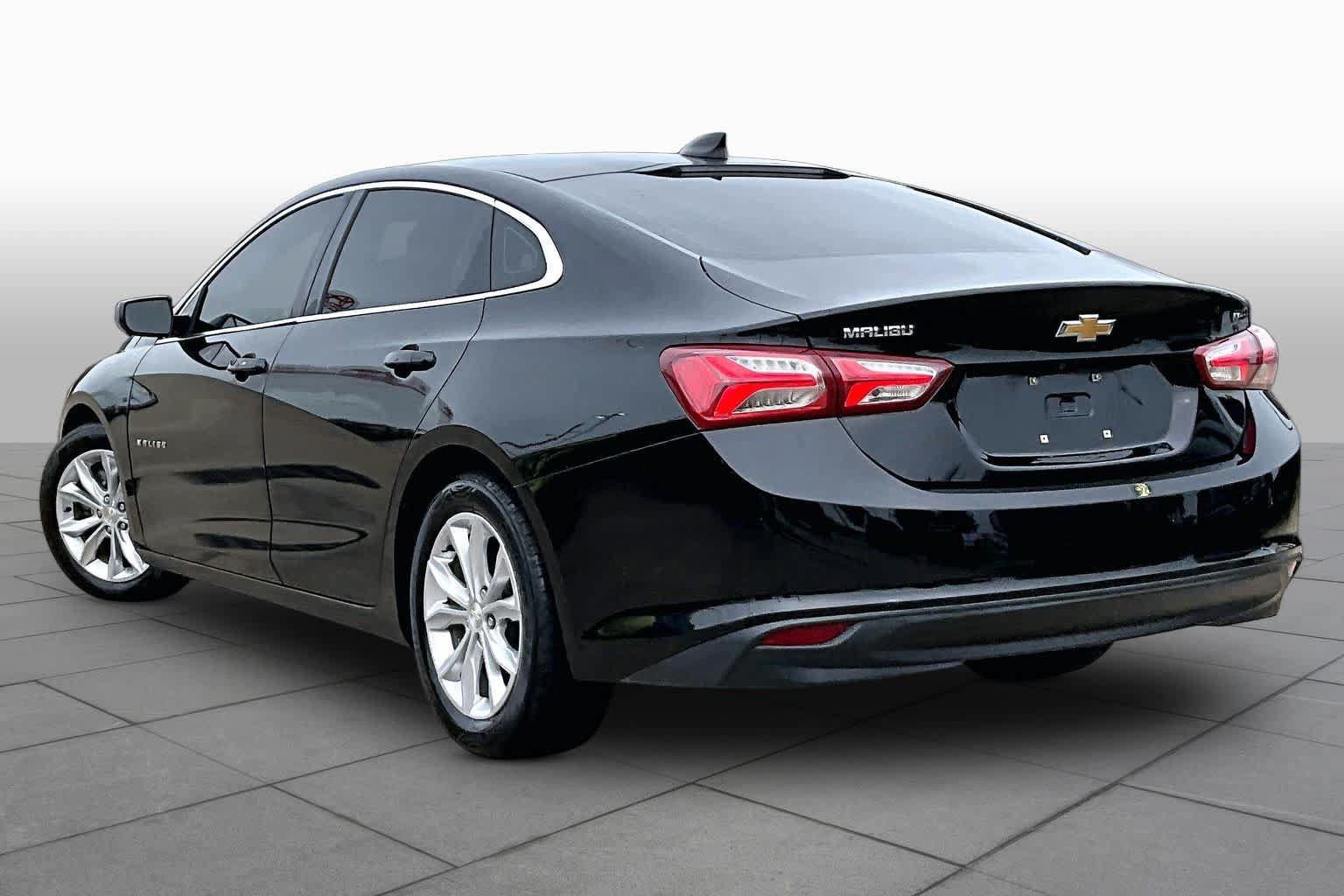 Used 2020 Chevrolet Malibu LT FWD image 12