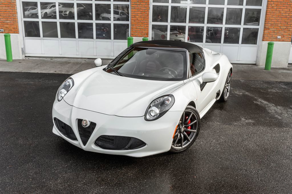 Used 2016 Alfa Romeo 4C Spider w/ Convenience Group - Spider image 2