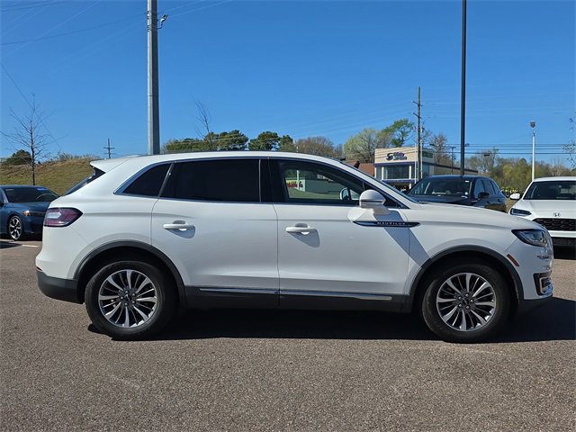 Used 2019 Lincoln Nautilus Select image 2