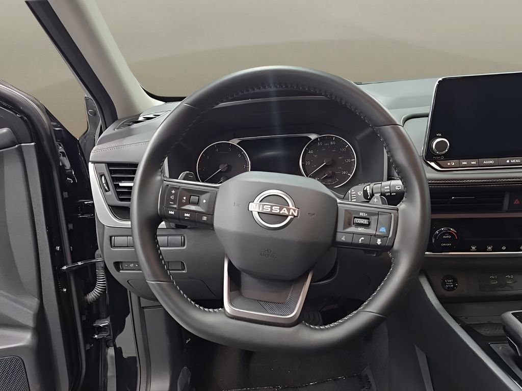 Used 2025 Nissan Rogue SV FWD image 22