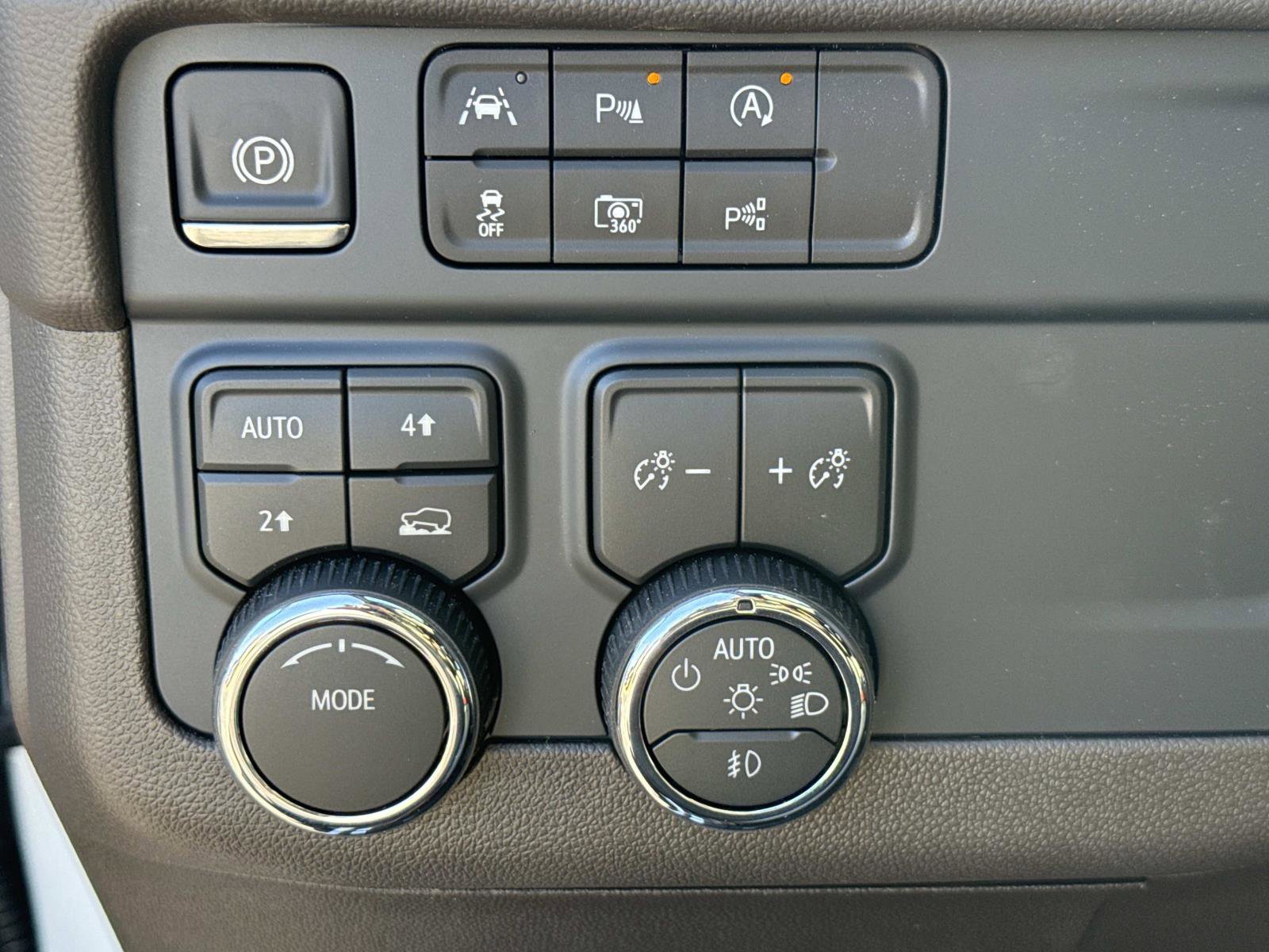 New 2026 Chevrolet Suburban LT w/ Comfort Package image 11