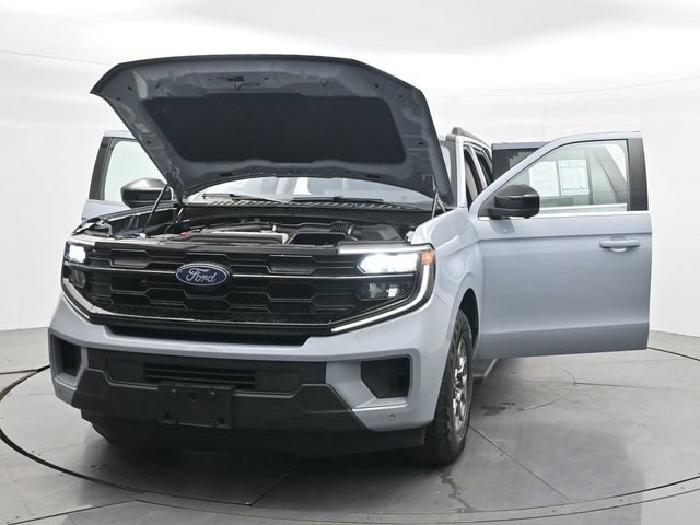 Used 2025 Ford Expedition Max Active AWD/4WD image 31