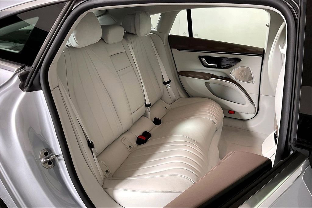 Used 2022 Mercedes-Benz EQS 580 4MATIC Sedan image 25