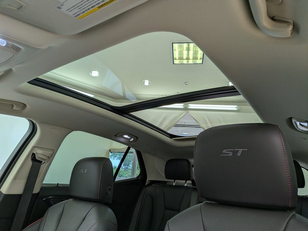 Used 2023 Buick Envision Essence w/ Sport Touring Package FWD image 16