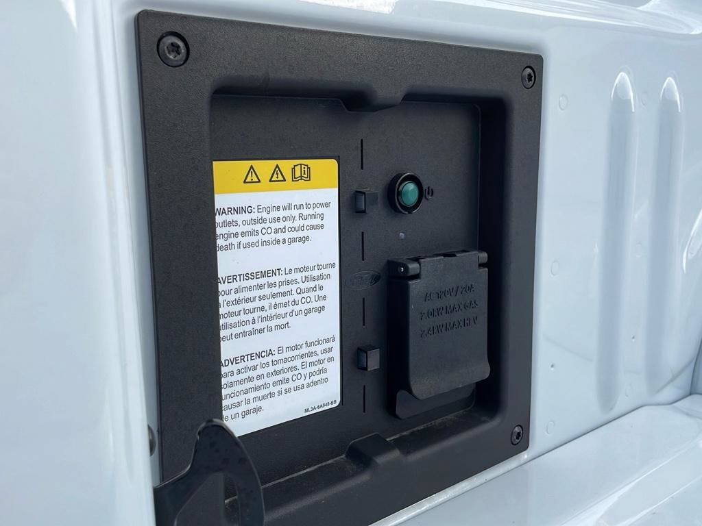 New 2025 Ford F150 XLT w/ Equipment Group 303A High image 31