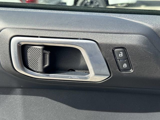 Used 2025 Ford Bronco Badlands image 21