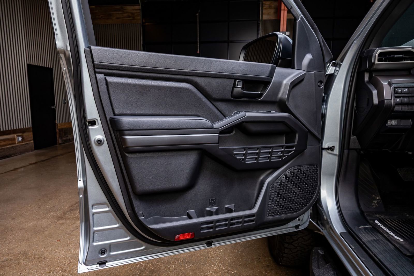 Used 2025 Toyota Tacoma SR5 image 37