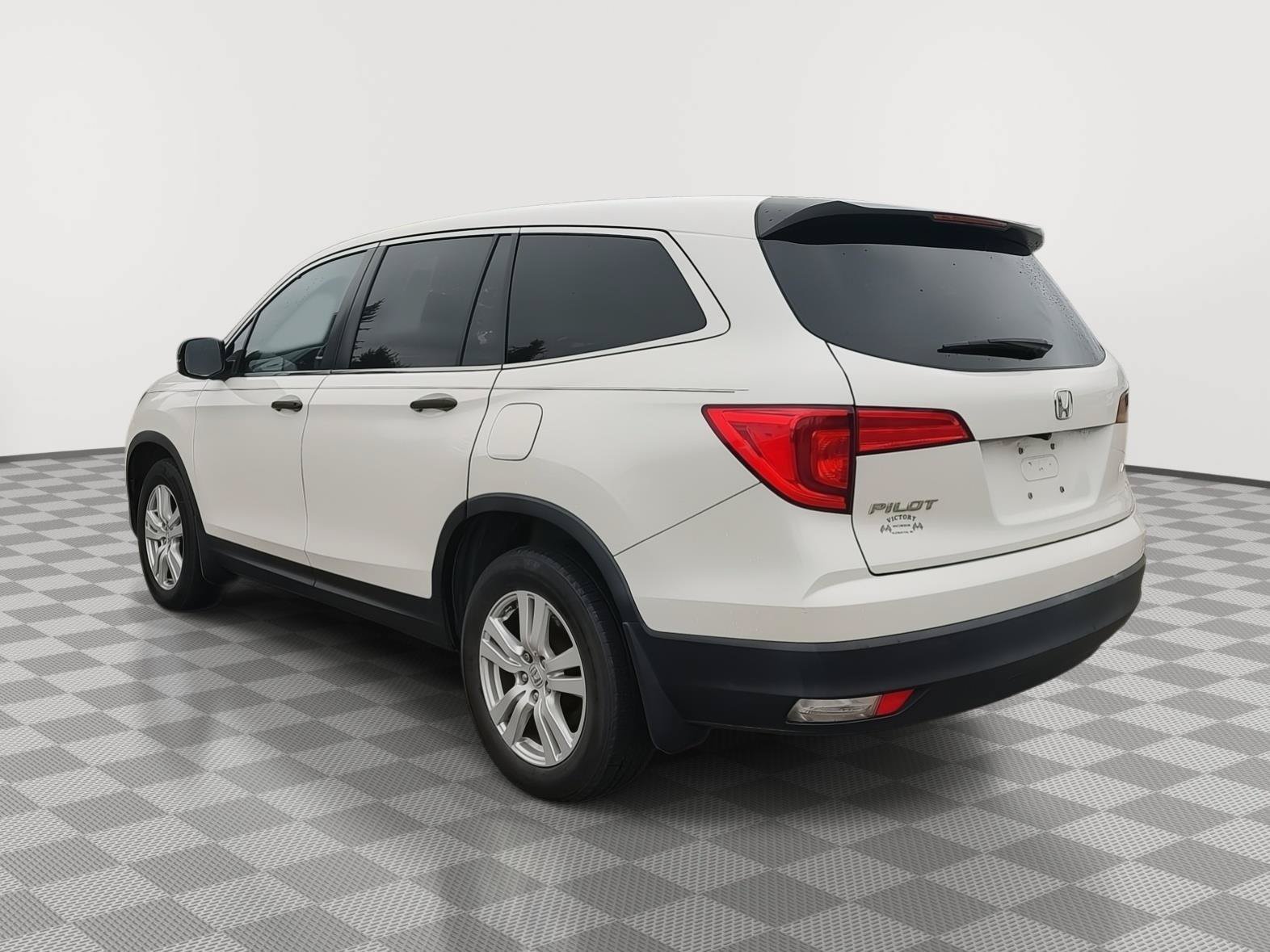 Used 2016 Honda Pilot LX image 24