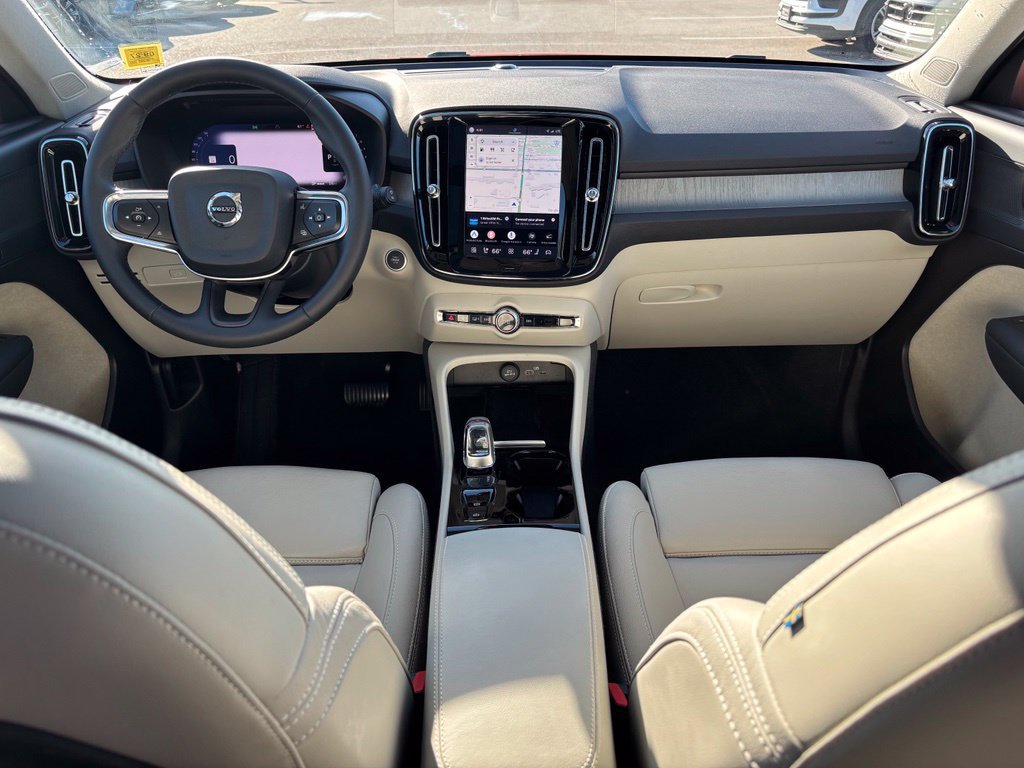 Certified 2024 Volvo XC40 B5 Plus w/ Climate Package AWD/4WD image 6