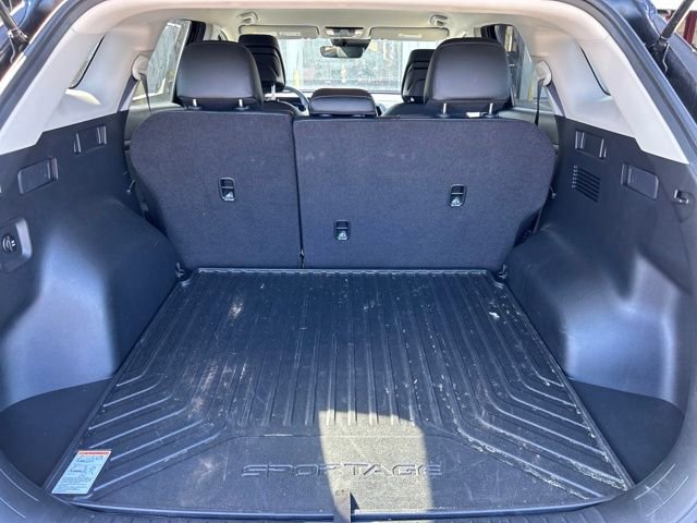 Used 2025 Kia Sportage EX image 16