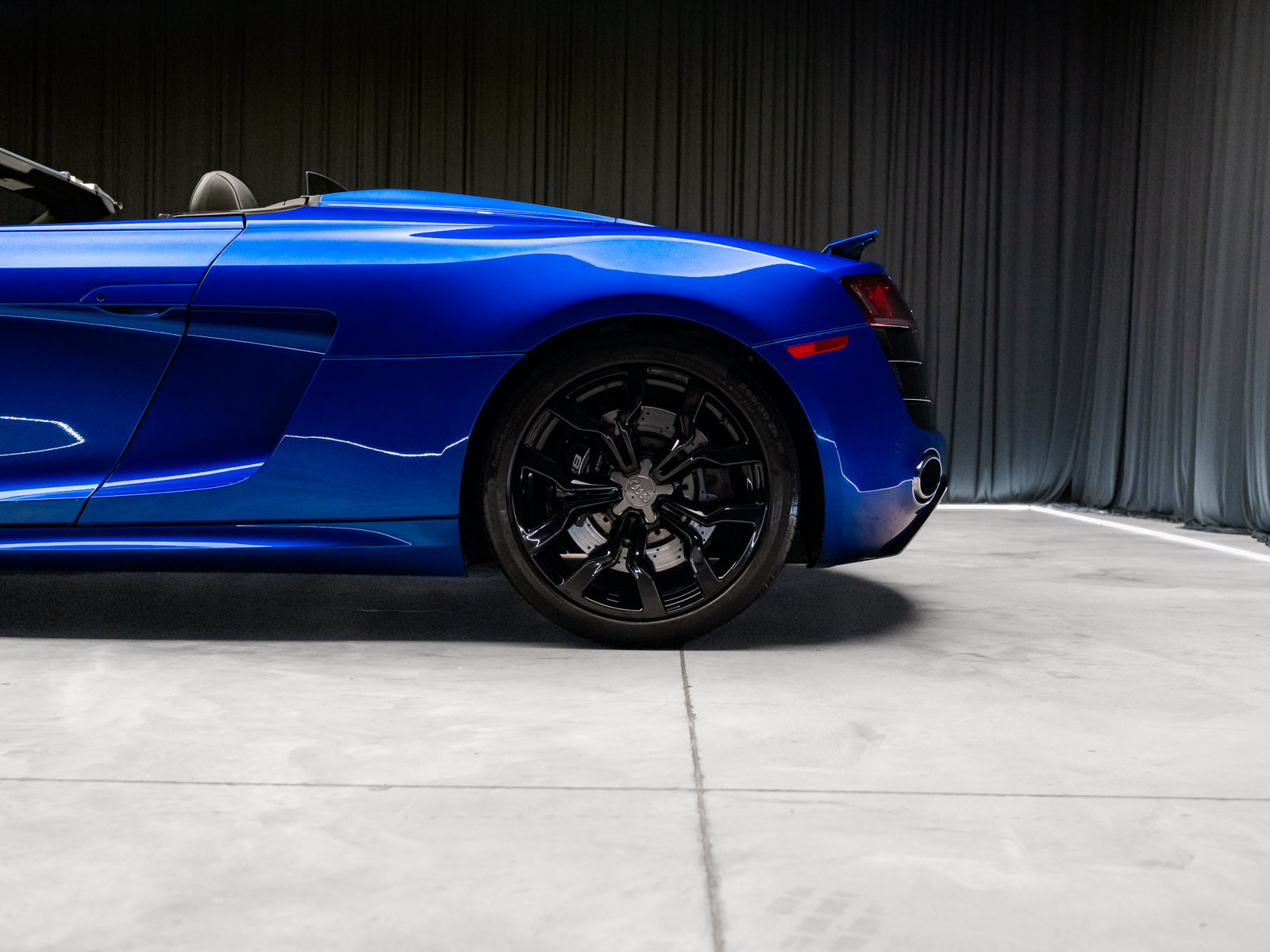 Used 2012 Audi R8 V10 AWD/4WD image 3