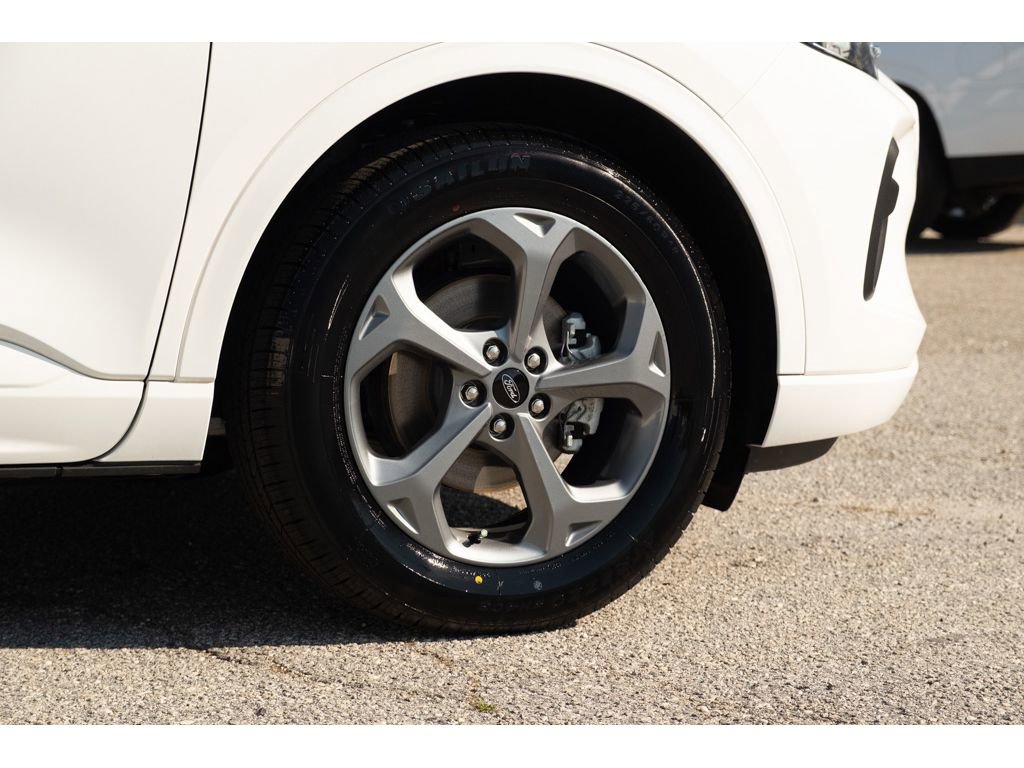 Used 2024 Ford Escape ST-Line w/ Tech Pack #1 FWD image 10