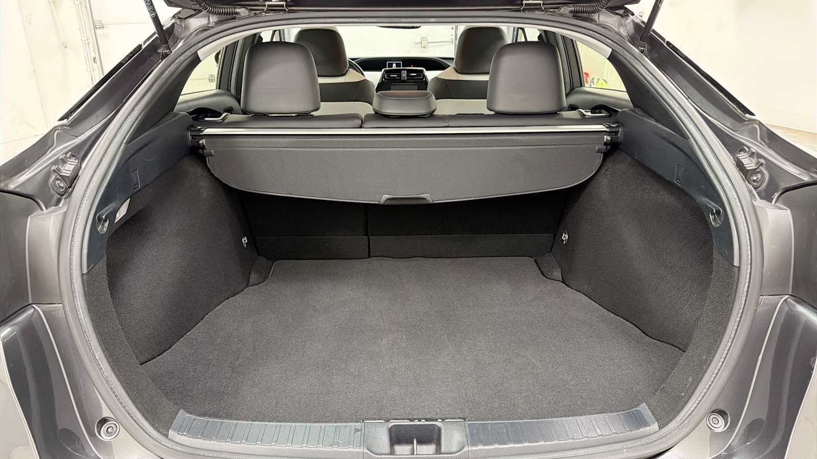 Certified 2016 Toyota Prius Four FWD image 28