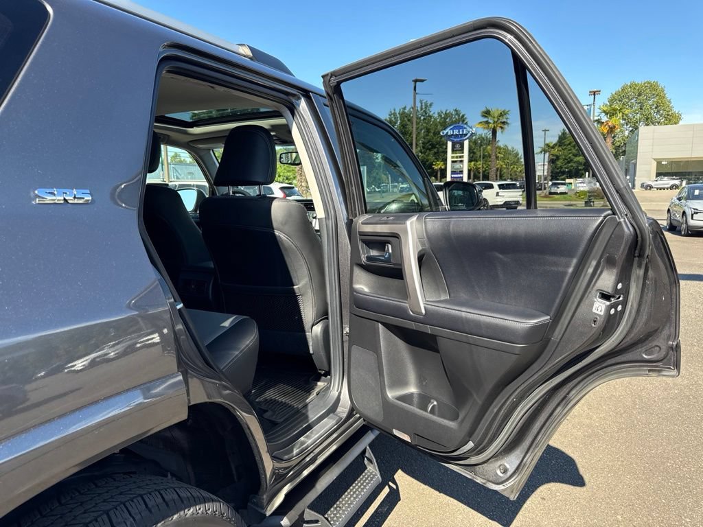 Used 2019 Toyota 4Runner SR5 Premium AWD/4WD image 17