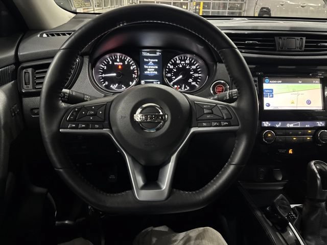 Used 2017 Nissan Rogue SL FWD image 18