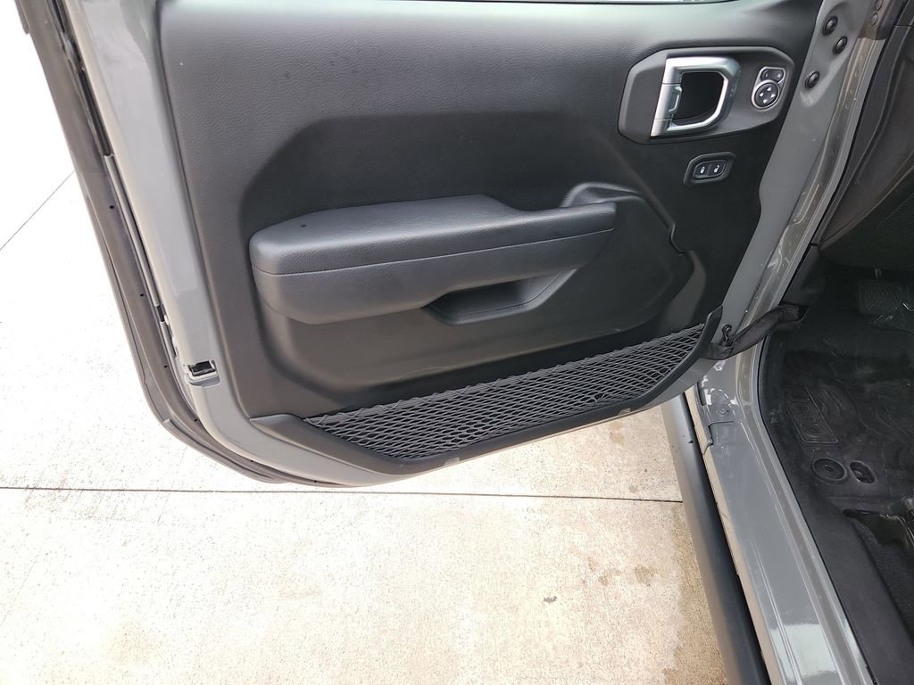 Used 2023 Jeep Gladiator Rubicon w/ Trailer Tow Package image 11