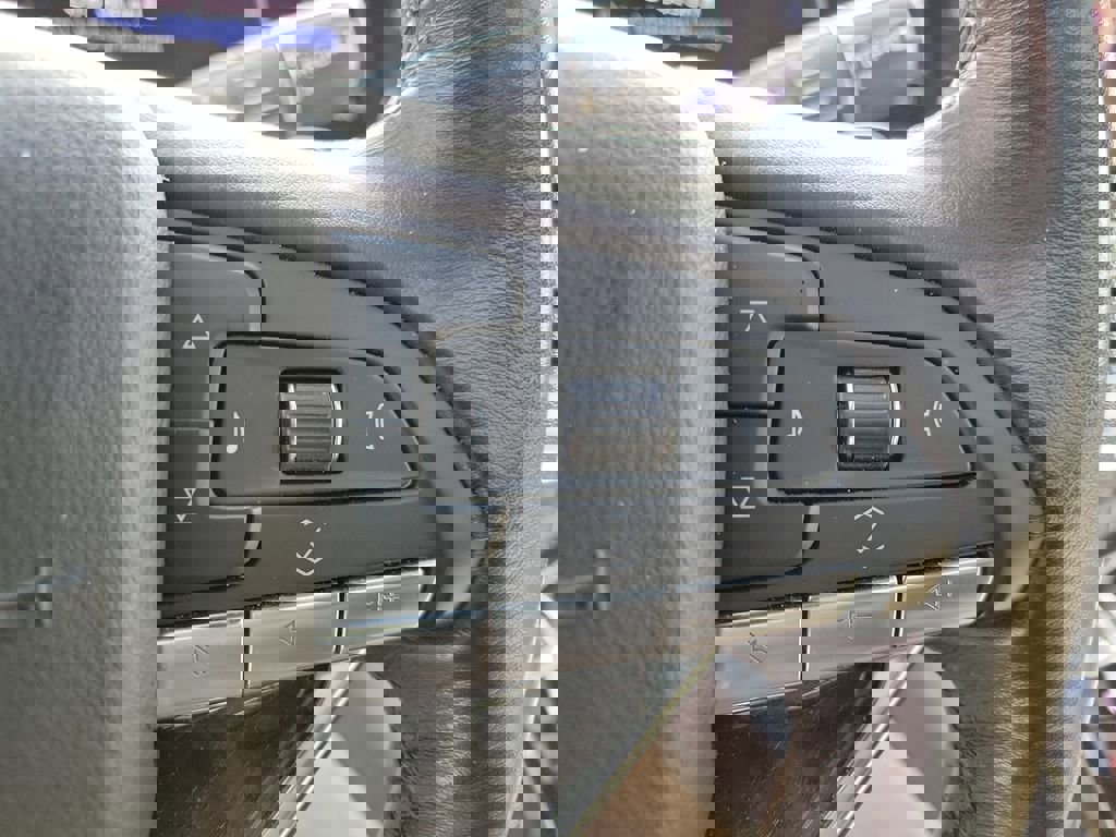 Used 2023 Cadillac Escalade Premium Luxury w/ LPO, Radiant Package image 27