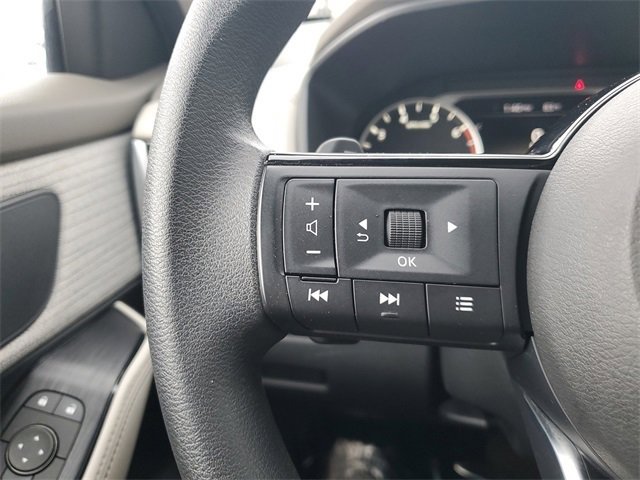 Certified 2021 Nissan Rogue SV image 16