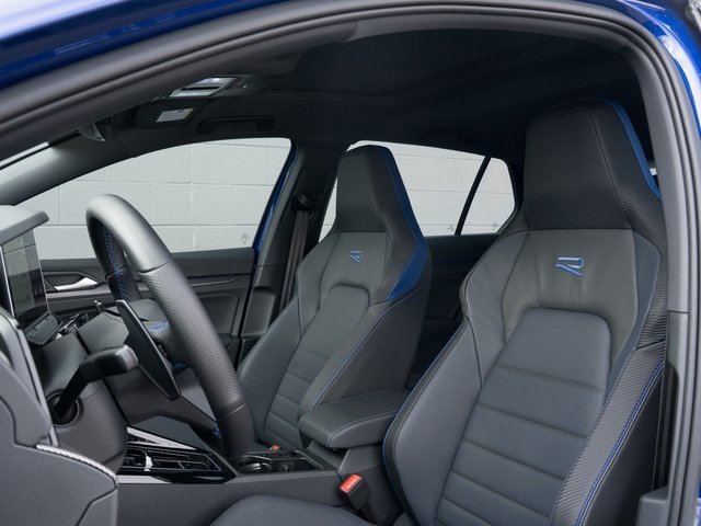 Certified 2025 Volkswagen Golf image 5