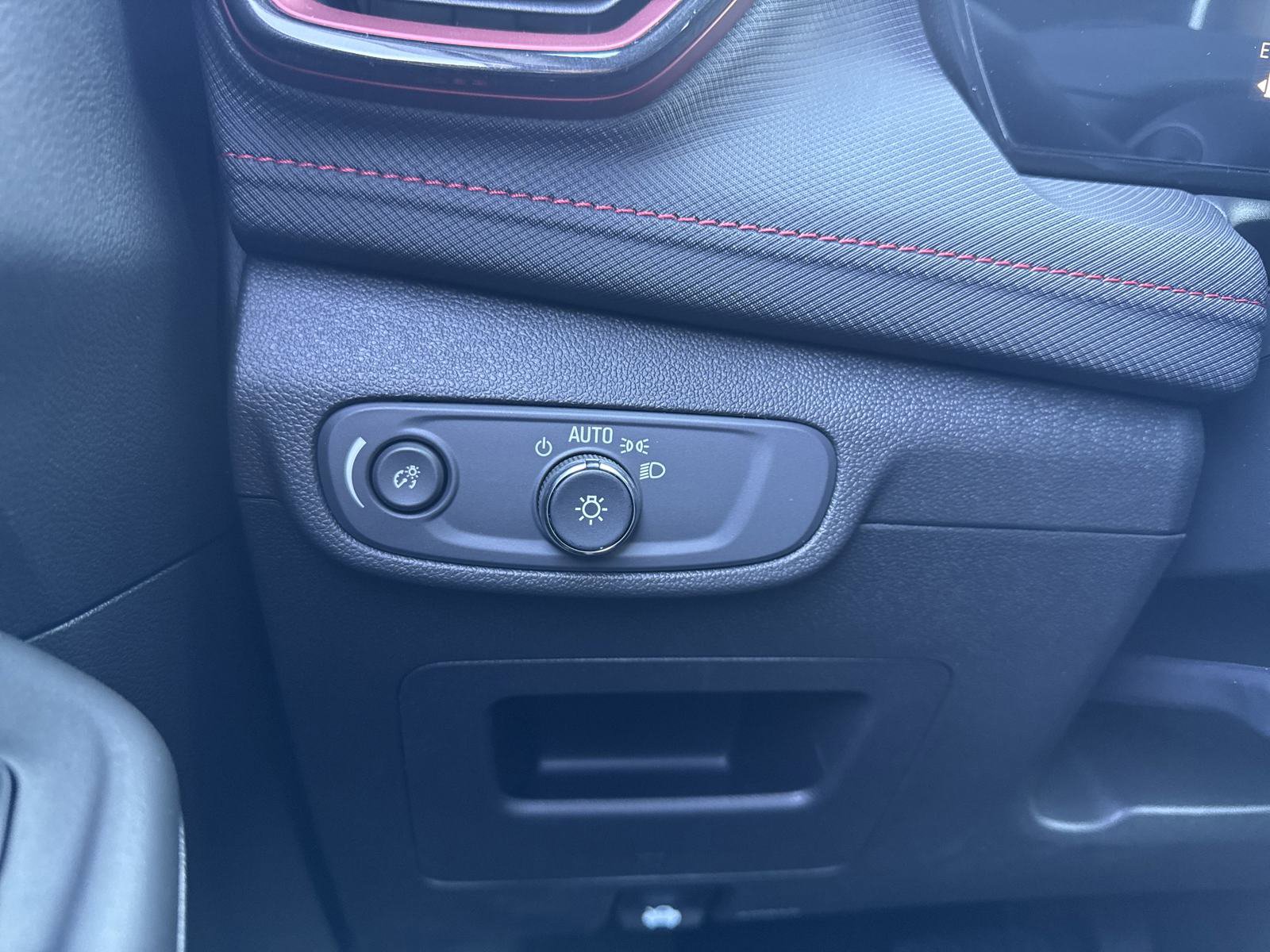 New 2025 Chevrolet TrailBlazer RS w/ Convenience Package image 25