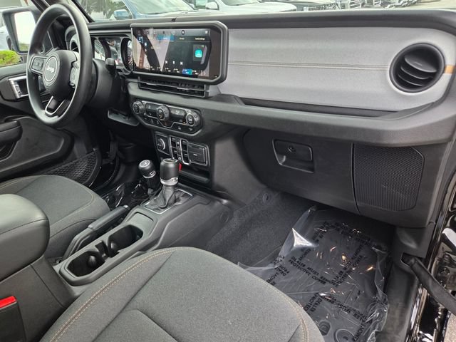 Used 2024 Jeep Gladiator Sport AWD/4WD image 16