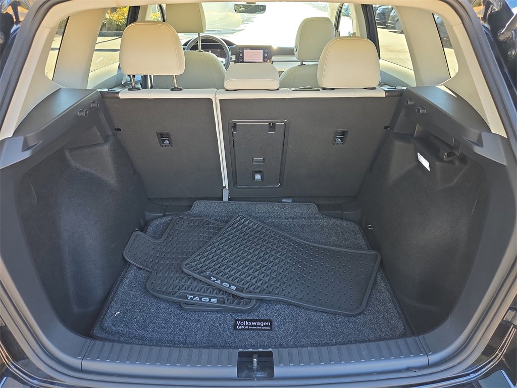 Used 2025 Volkswagen Taos SE image 7