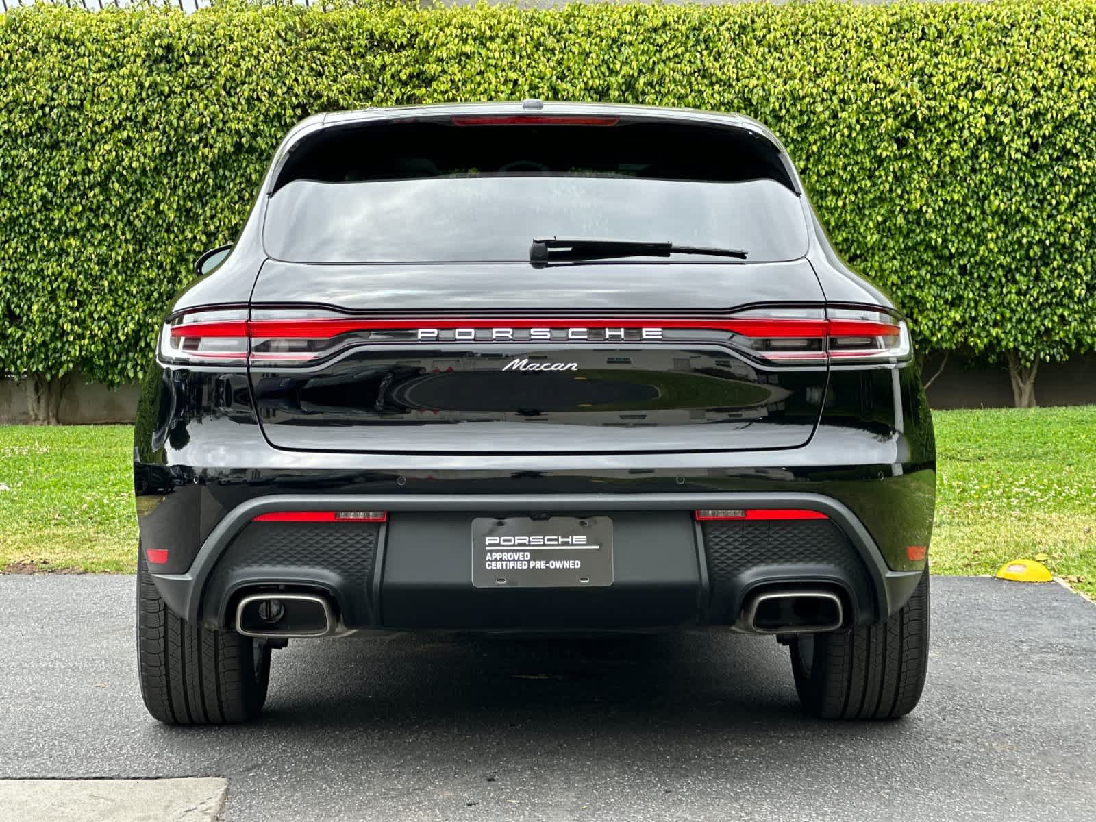 Certified 2025 Porsche Macan AWD/4WD image 7